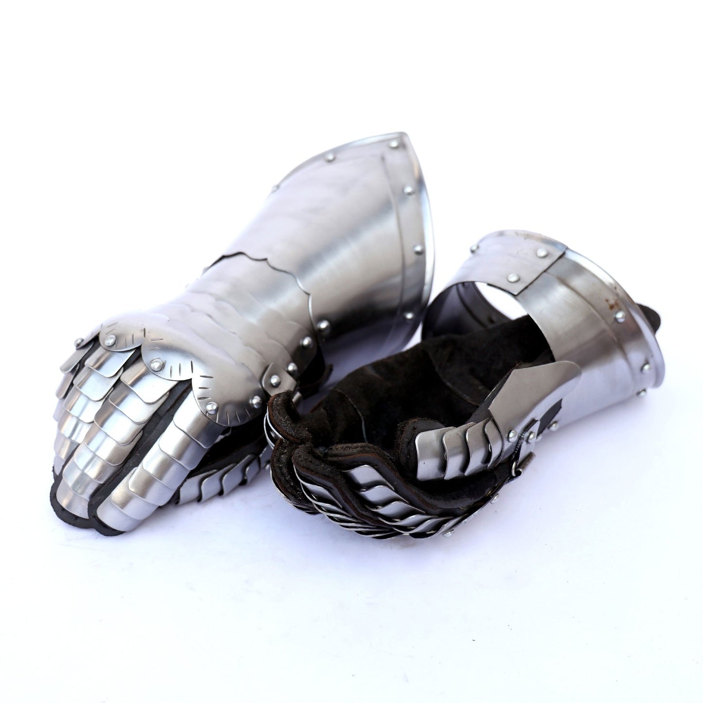 Medieval Knight Gothic Style Functional Armor Gauntlets