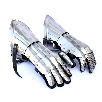 Medieval Knight Gothic Style Functional Articulated Gauntlets