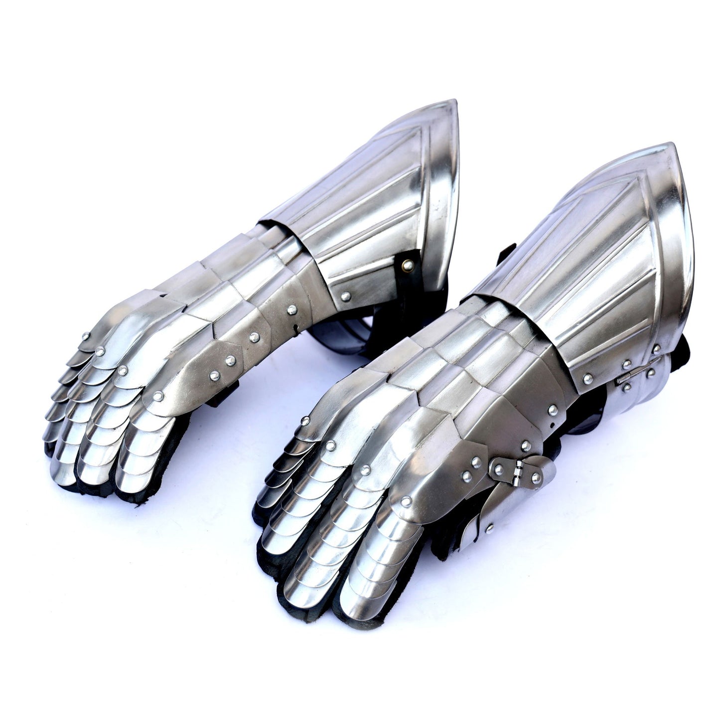 Medieval Knight Gothic Style Functional Articulated Gauntlets