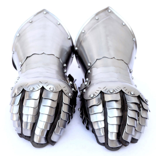 Medieval Knight Gothic Style Functional Armor Gauntlets