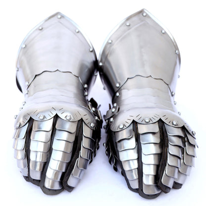 Medieval Knight Gothic Style Functional Articulated Gauntlets