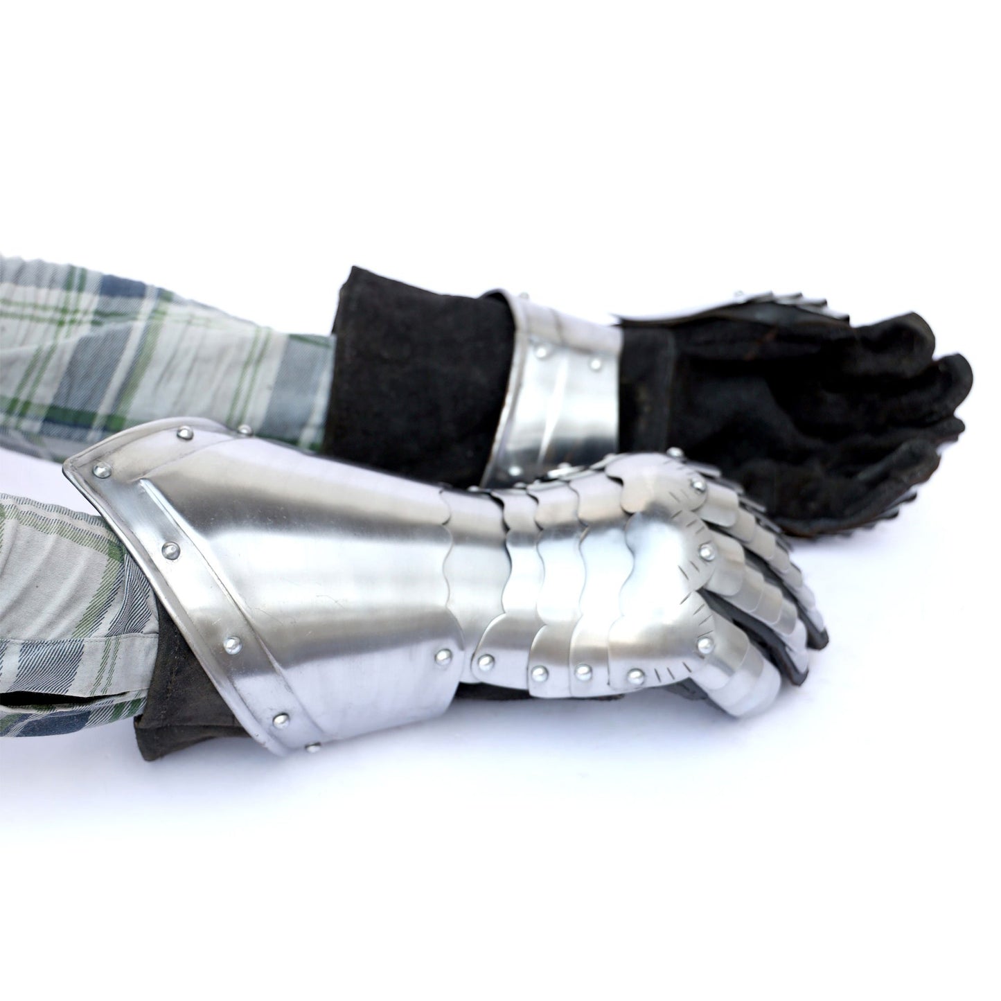 Medieval Knight Gothic Style Functional Articulated Gauntlets