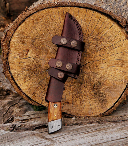 9.5" Custom Handmade Damascus Steel Hunting Skinning Knife Walnut Wood