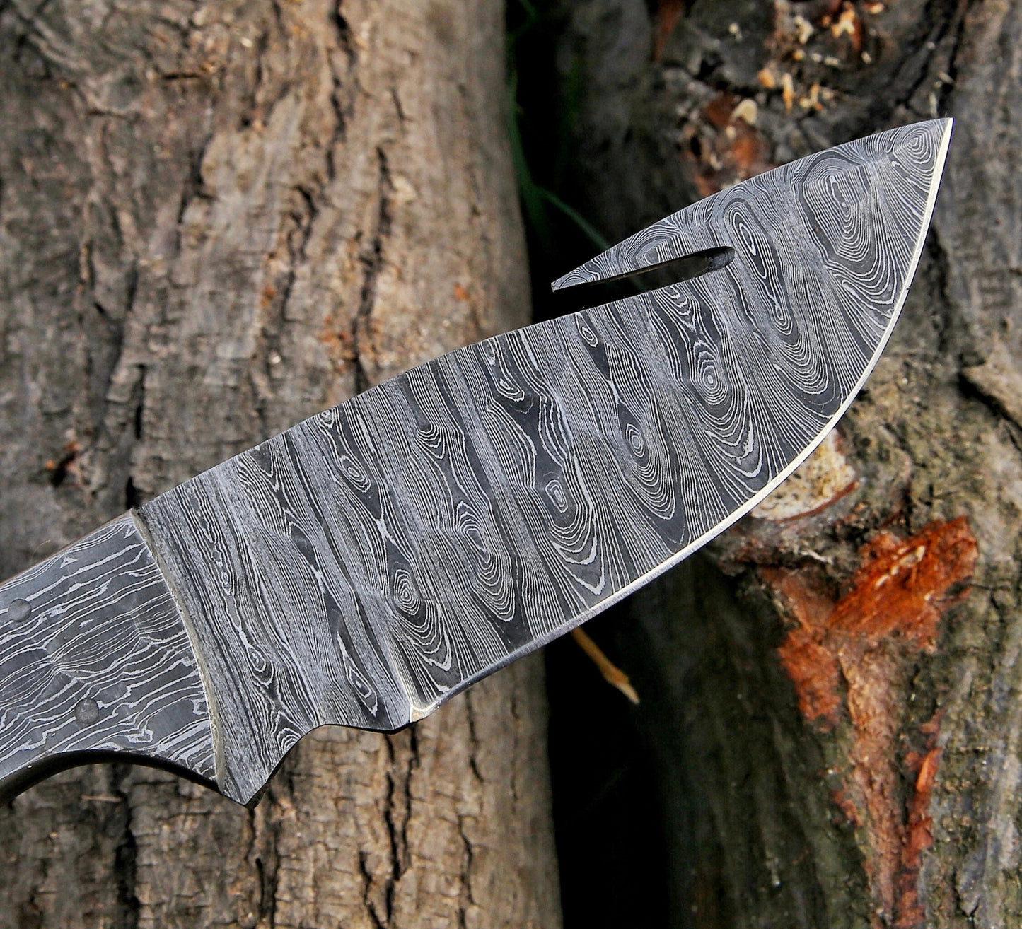 9.5" Gut Hook Damascus Steel Custom Handmade Hunting Skinning Knife