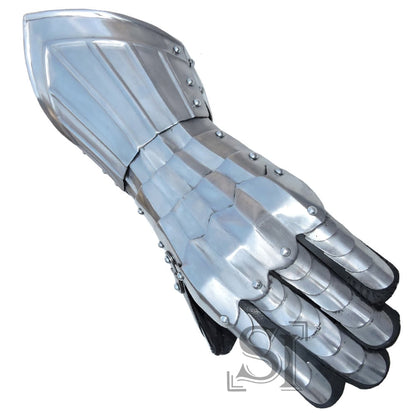 Medieval Knight Gothic Style Functional Articulated Gauntlets